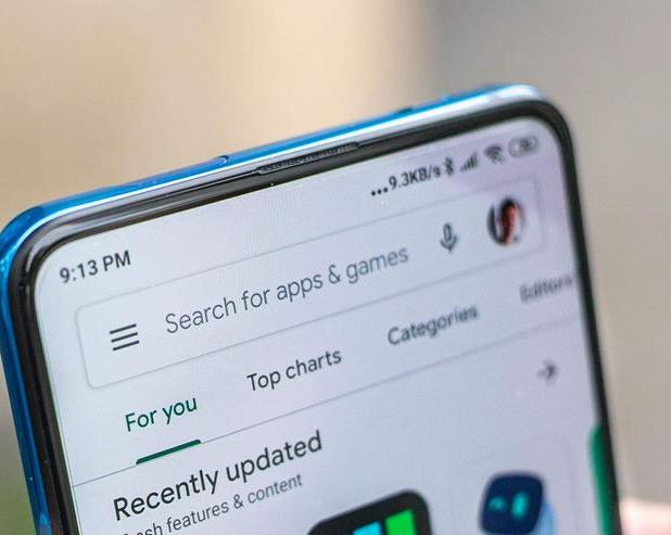 В Google Play Store теперь можно устанавливать или обновлять несколько приложений одновременно / ИИ, сервисы и приложения / iXBT Live